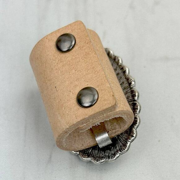 Silver Tone Concho Wild Rag Scarf Slide with Black Stone - Picture 3 of 3